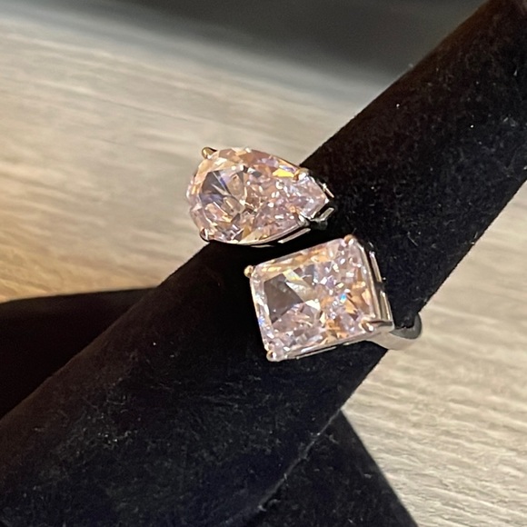 “The Lolly”-Stunning Silver Crushed Ice Moissanite Diamond Ring. - Picture 3 of 7